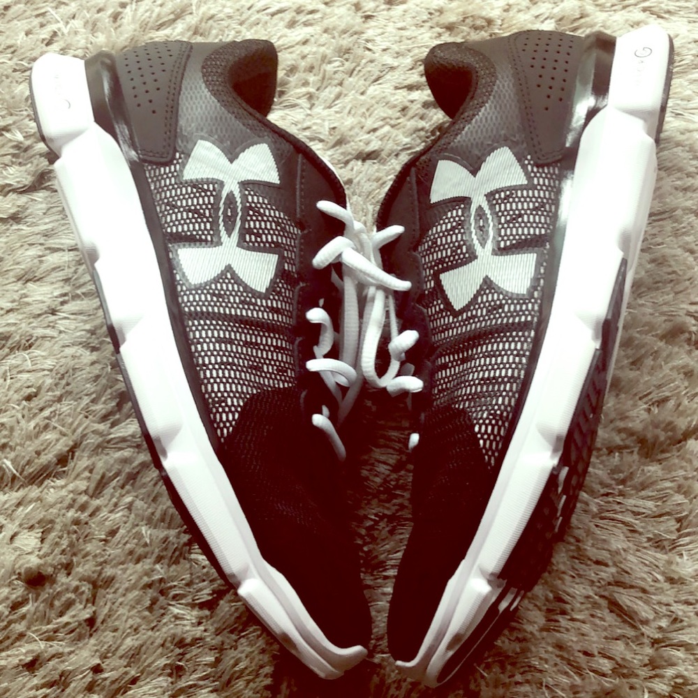 Under Armour Sneakers